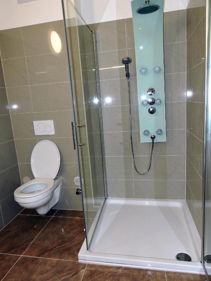 211 Amsterdam, Studio Apartment, 30M2 1-4 Pers Klagenfurt am Woerthersee Exterior foto
